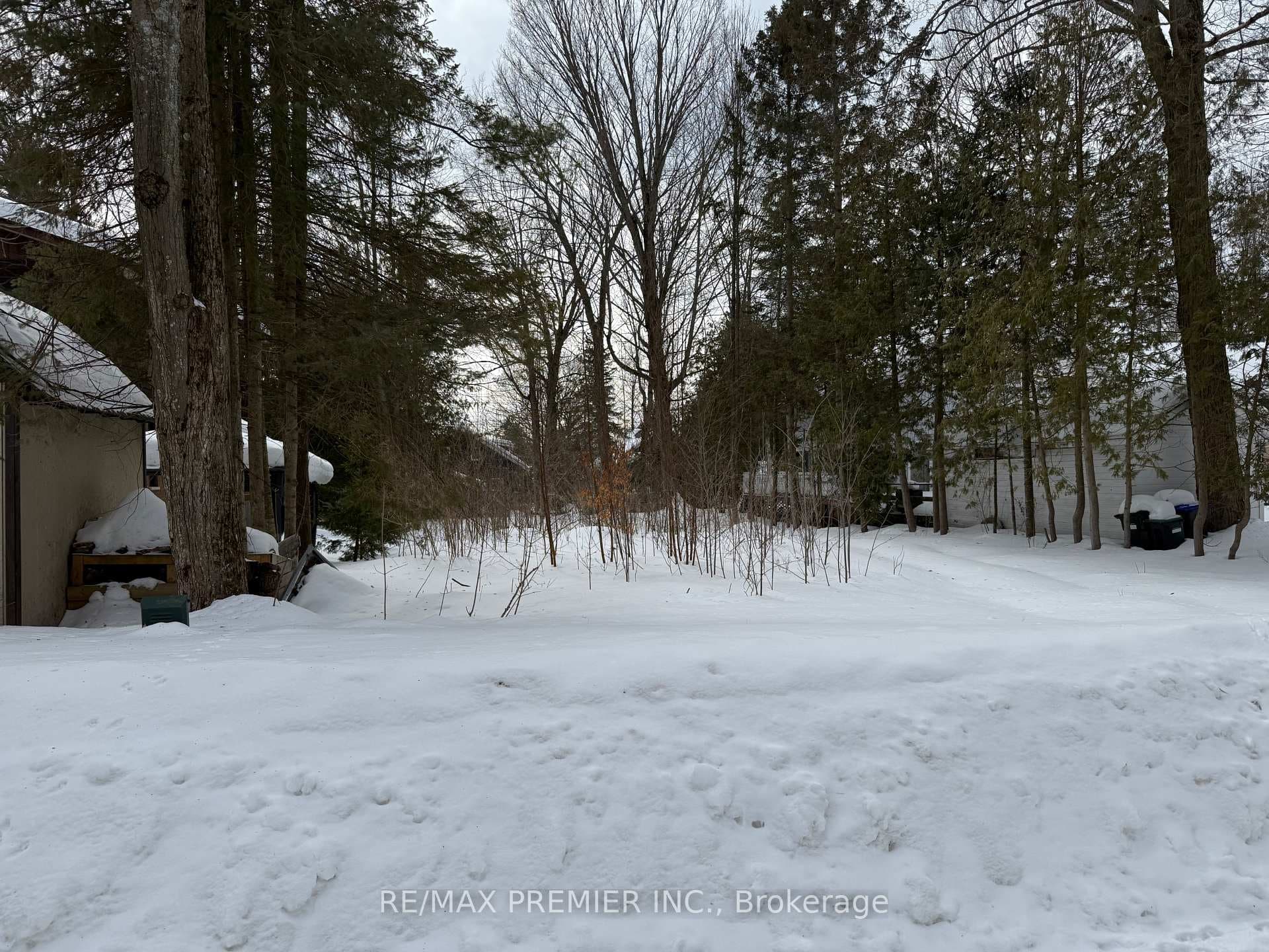 60 Quesnelle Drive photo 1