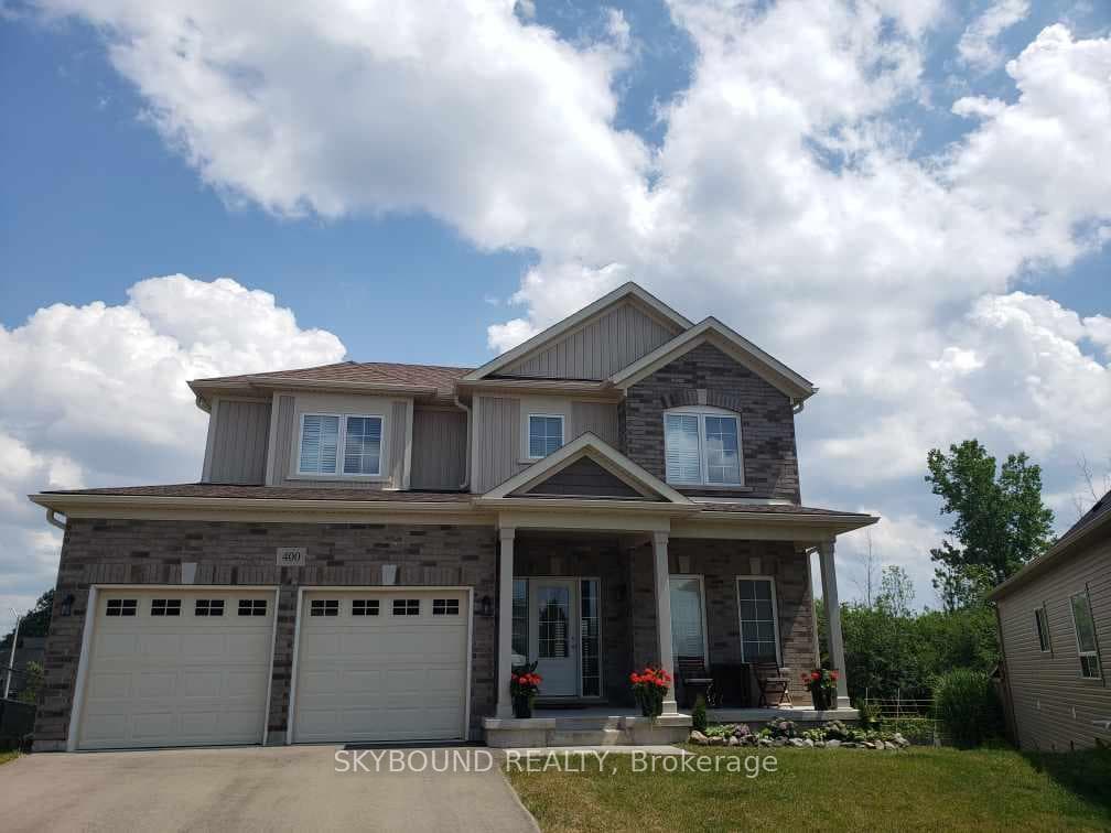 400 Hummel Crescent photo 1