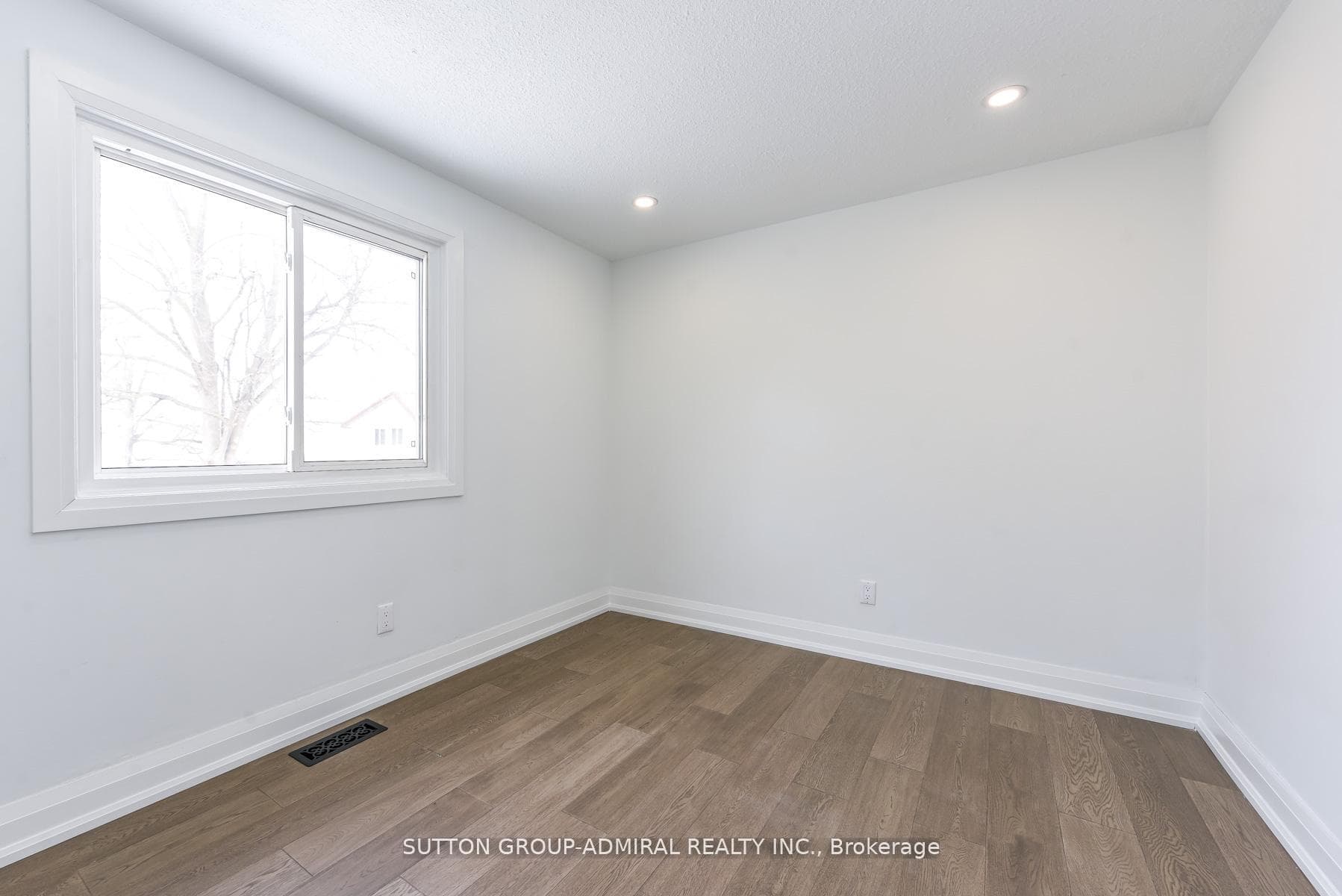 4 Hardcastle Court photo 28