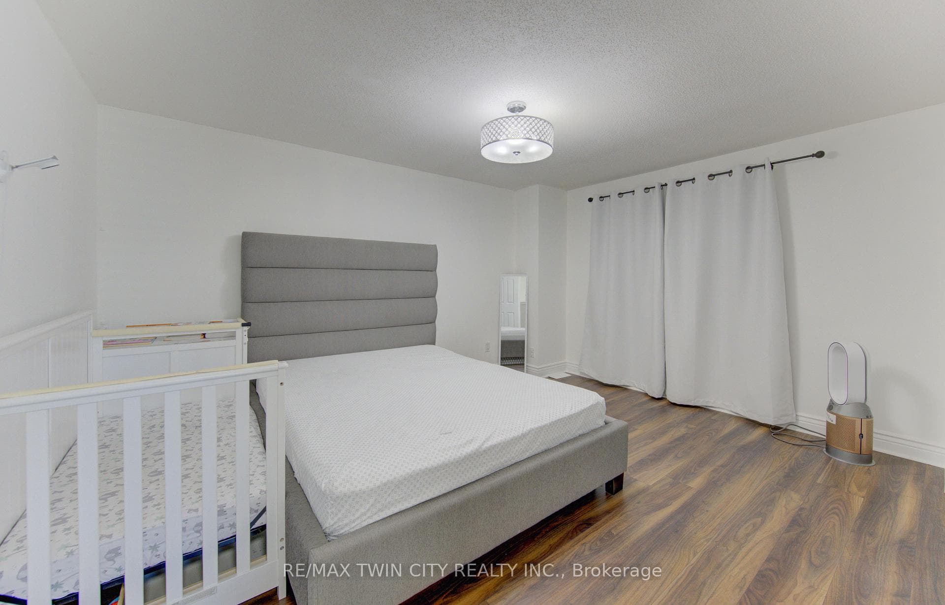 32 ENFIELD Drive photo 22