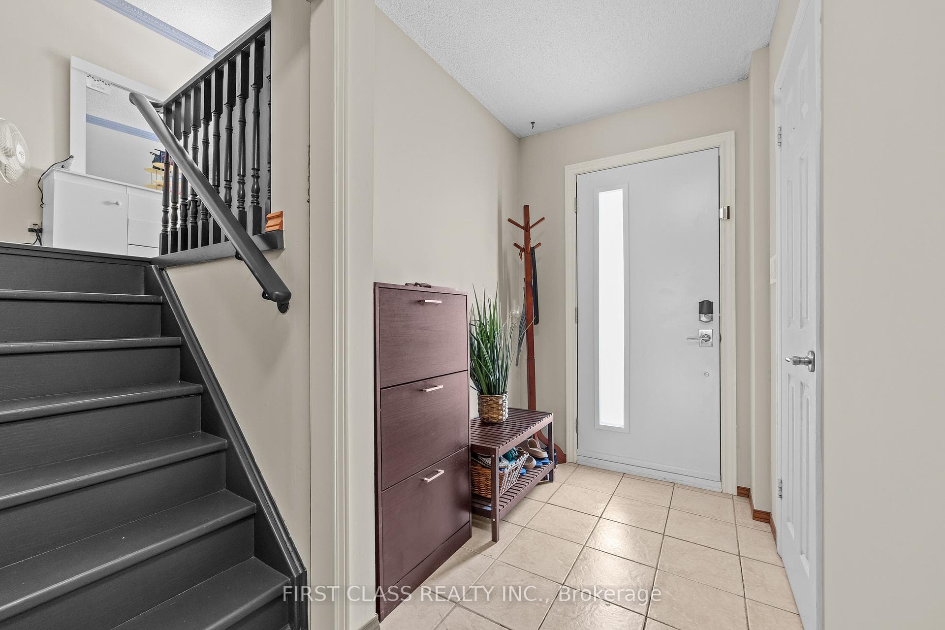 4213 Beacon Lane photo 3