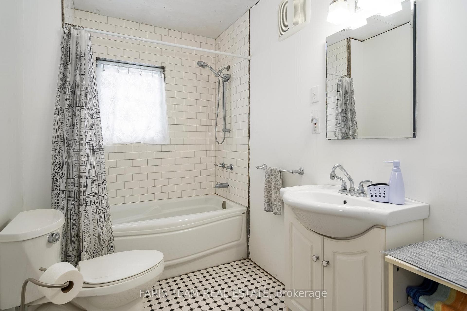 61 Robert Street photo 8
