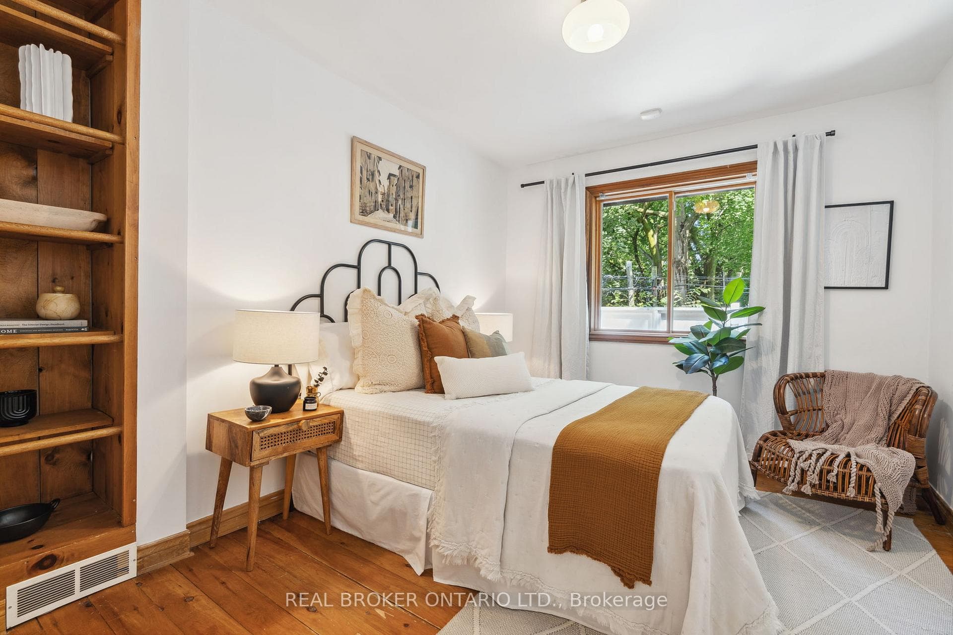 182 Waverley Road photo 22