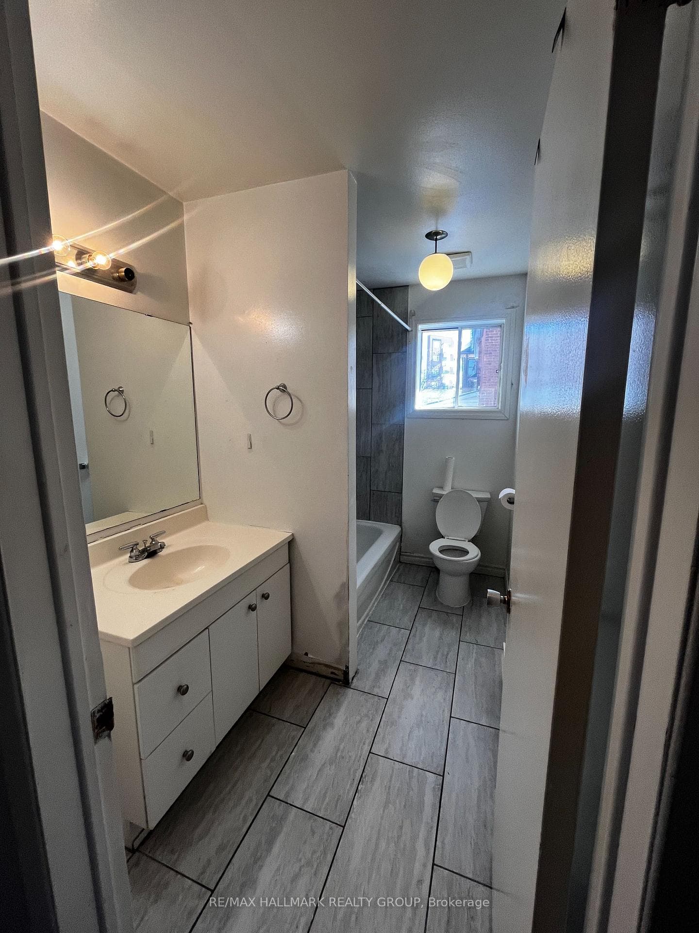 Bathoom - 2nd Floor