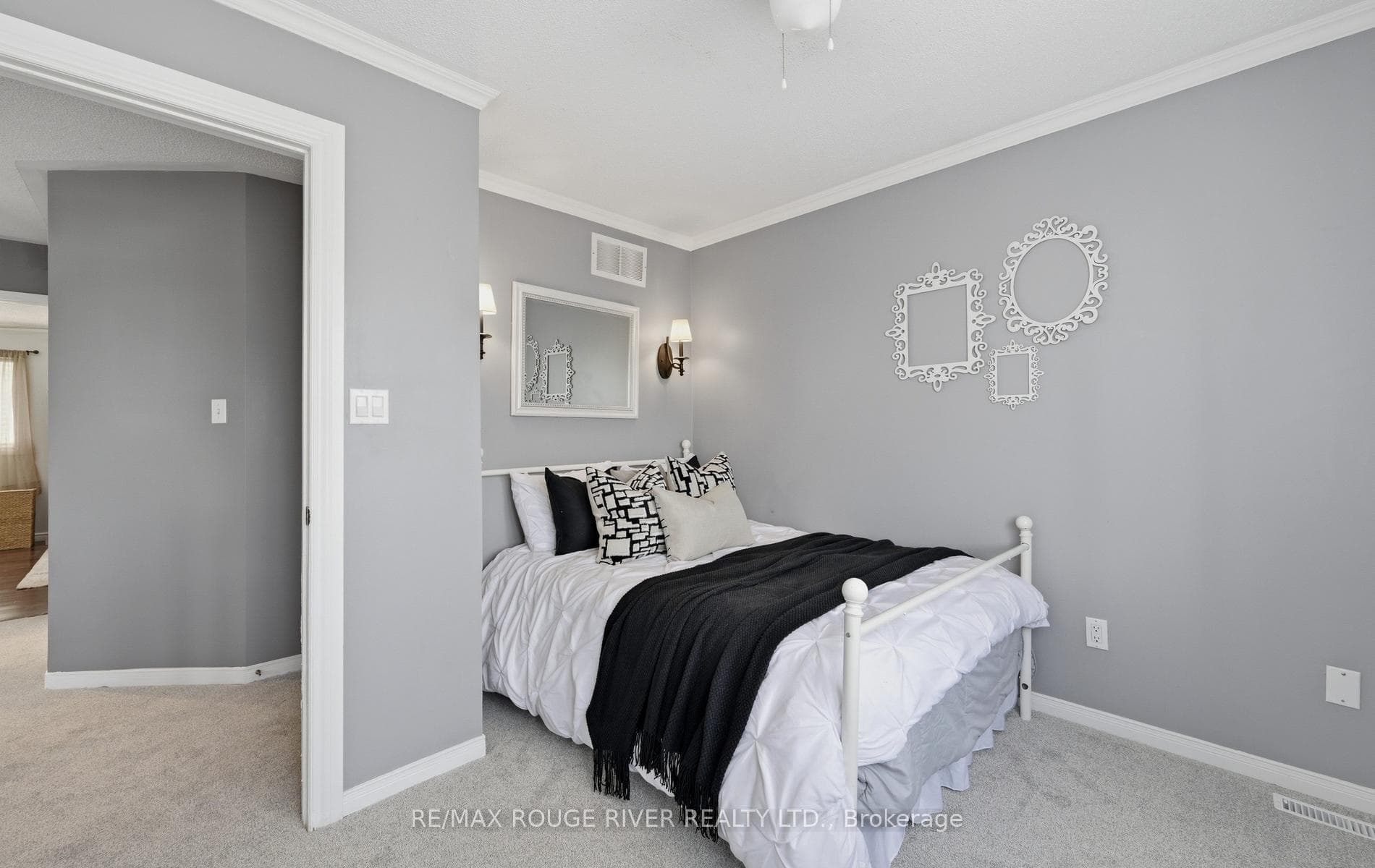 452 Nottingham Crescent photo 25