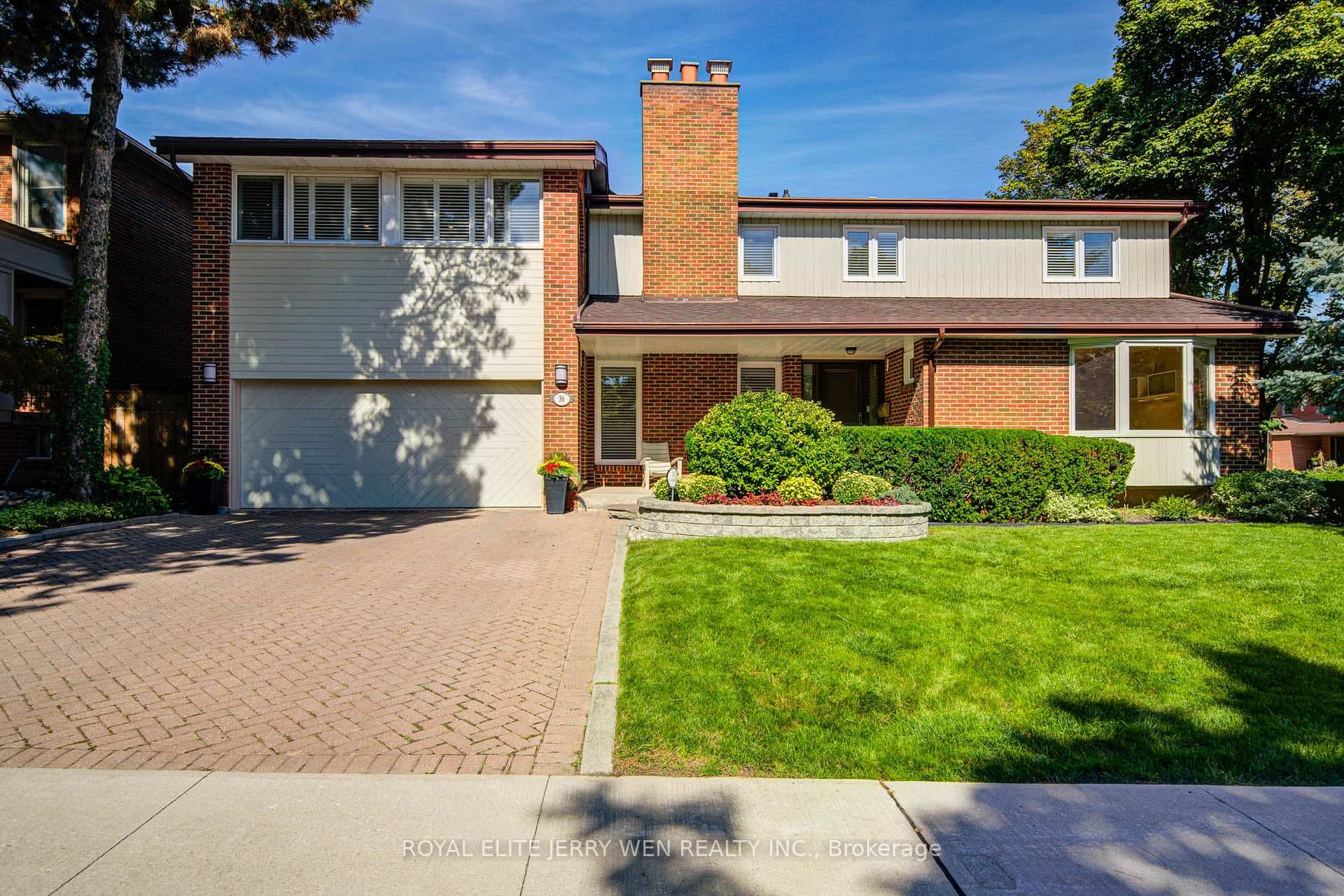 36 Cheval Drive photo 1