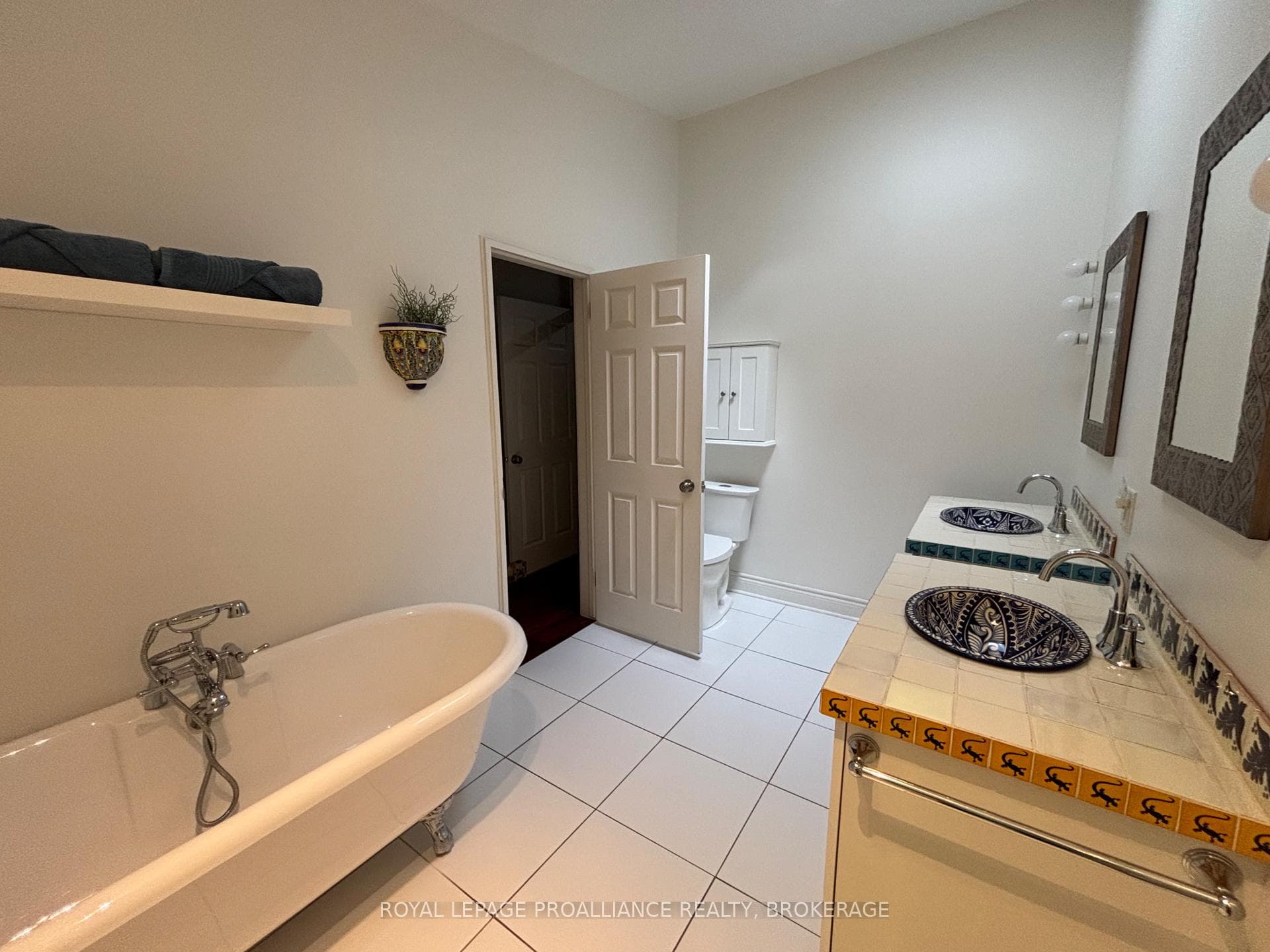 27 Riverside Drive photo 31