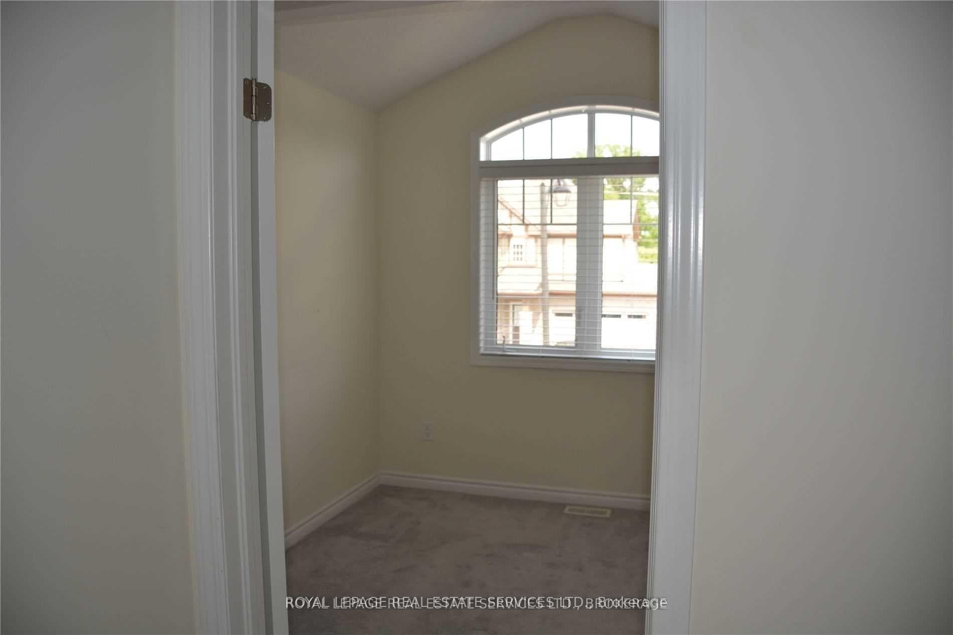 98 Mcmonies Drive photo 12