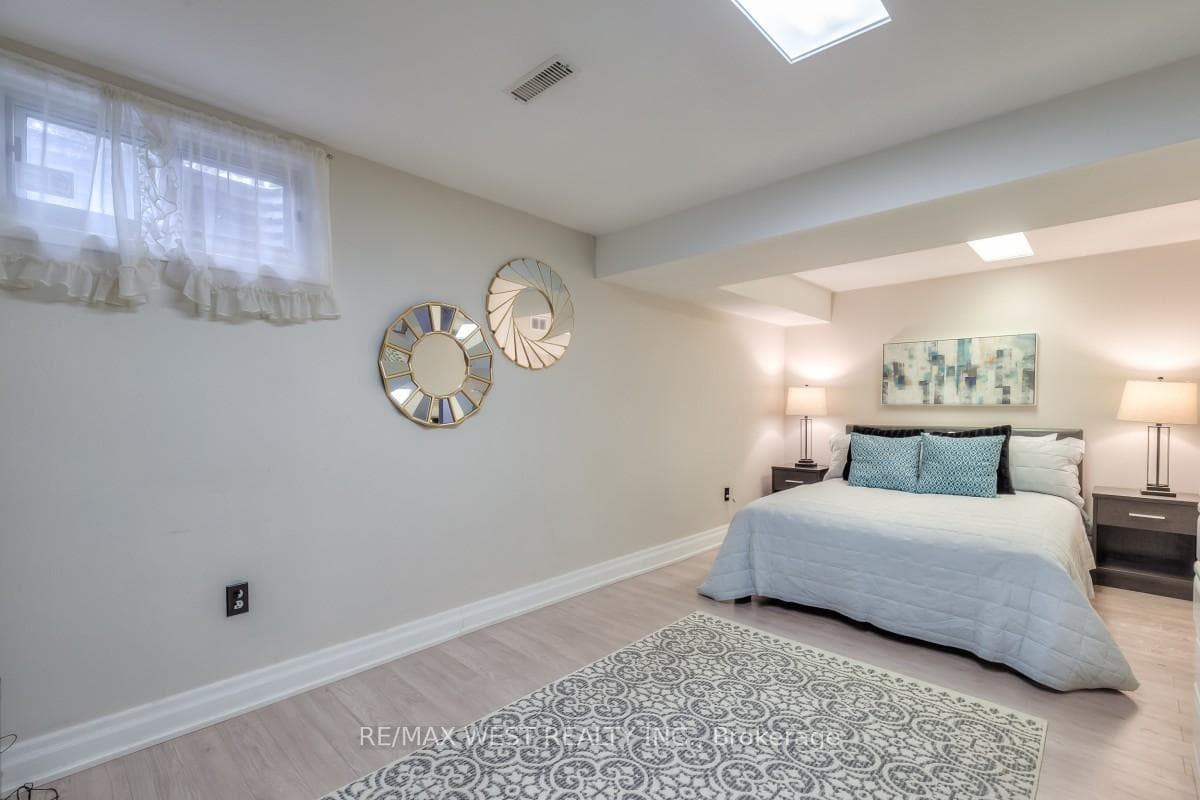 175 Alexmuir Boulevard Unit 1 photo 26