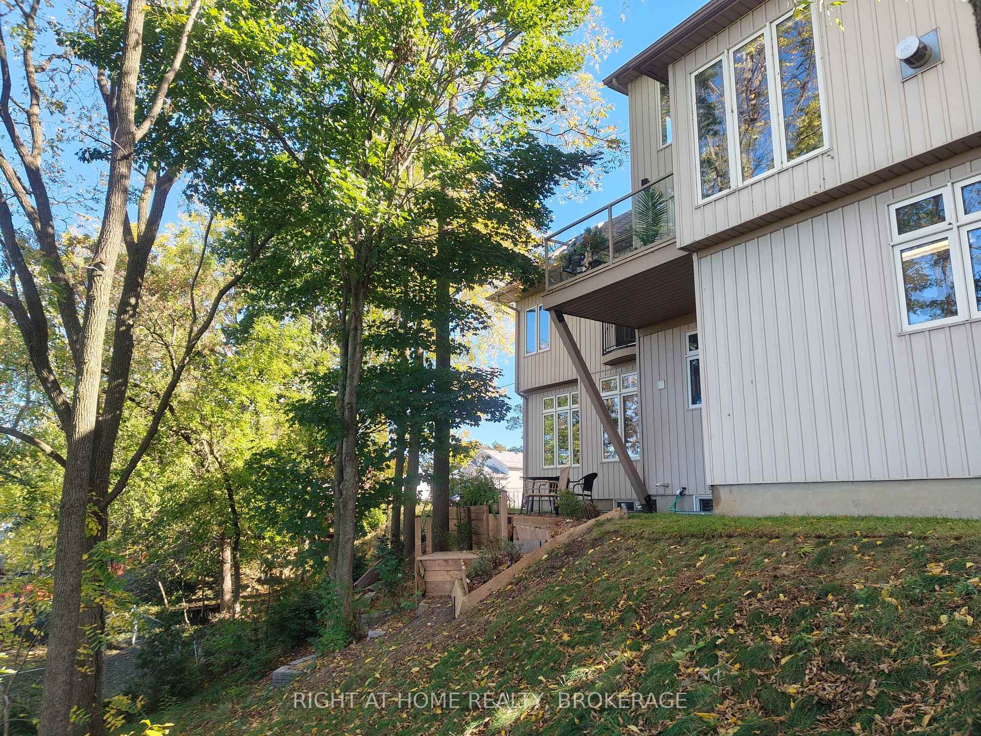22 Ursula Avenue photo 7
