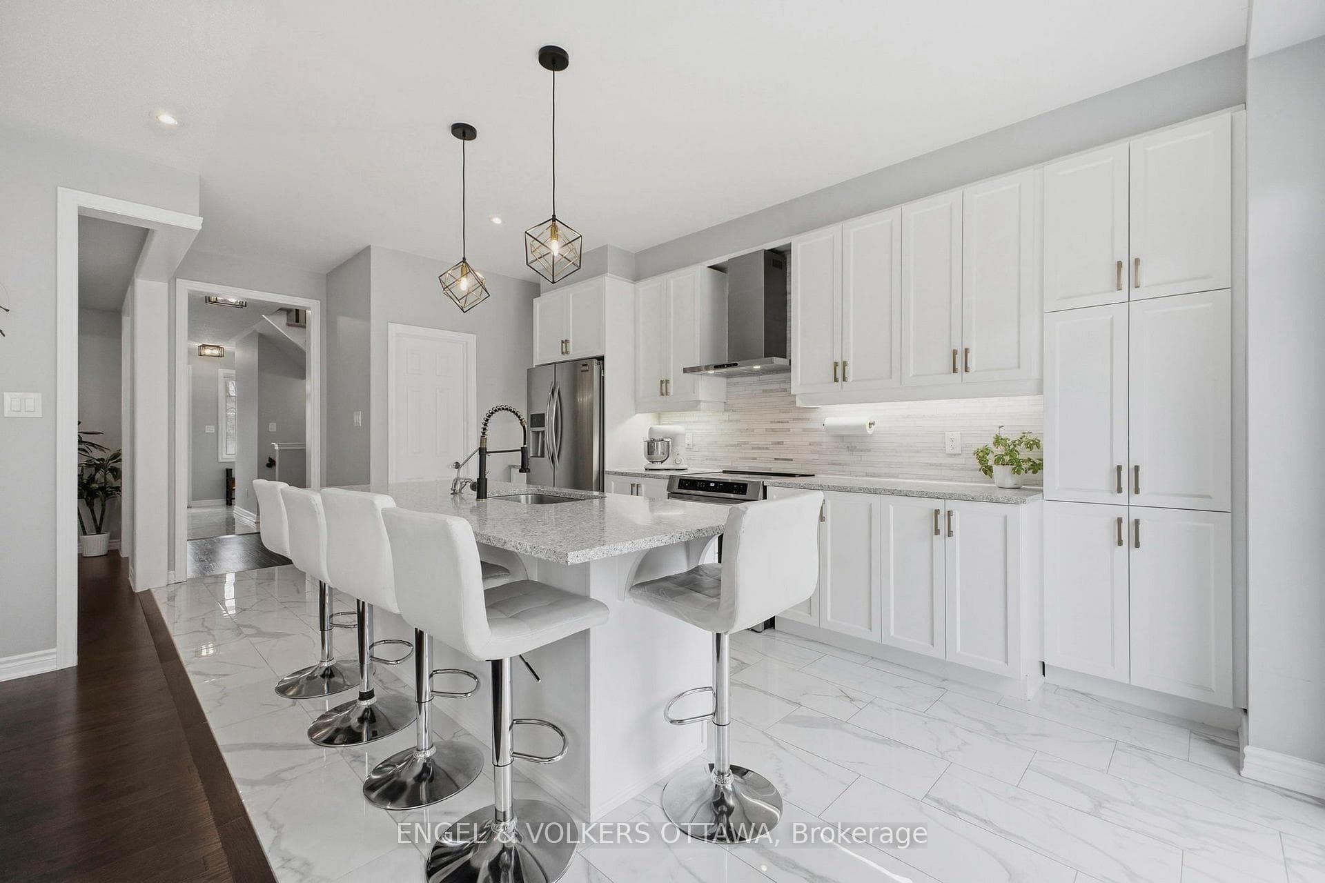 139 Switch Grass Crescent photo 8