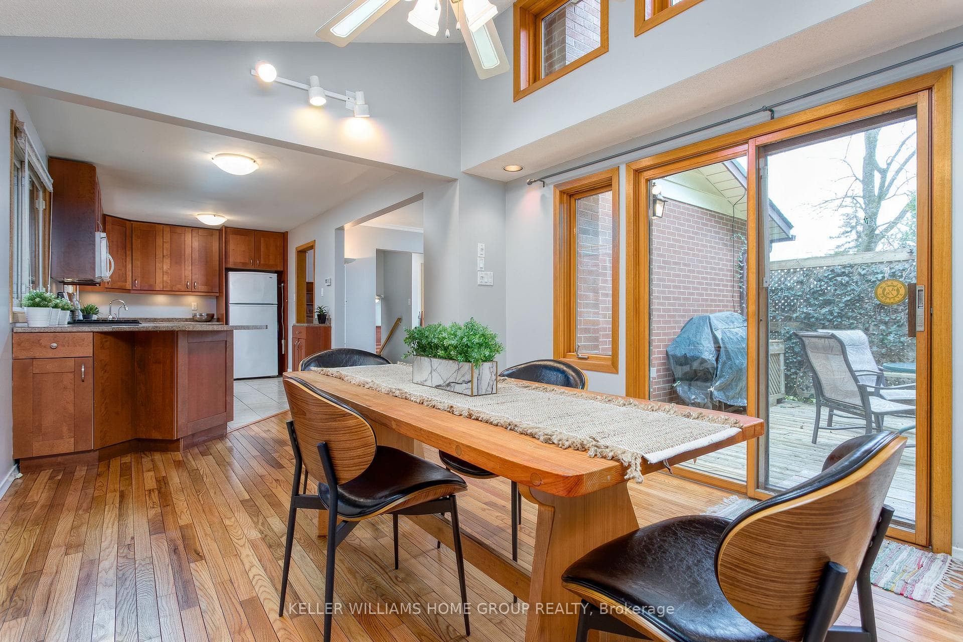 146 Grange Street photo 15