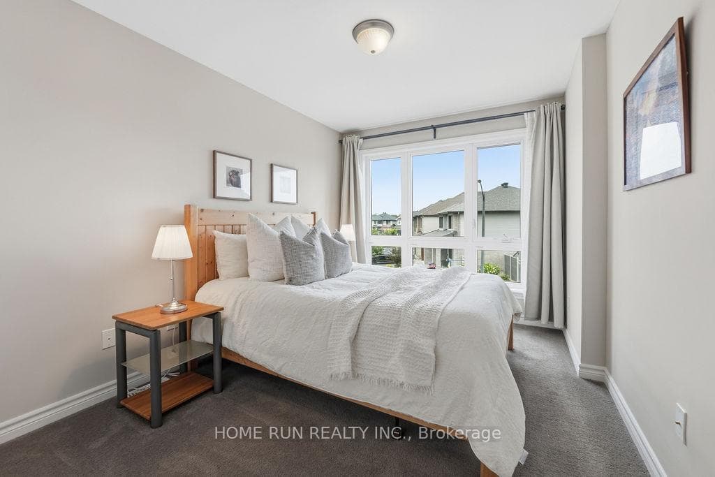 752 Carnelian Crescent photo 35