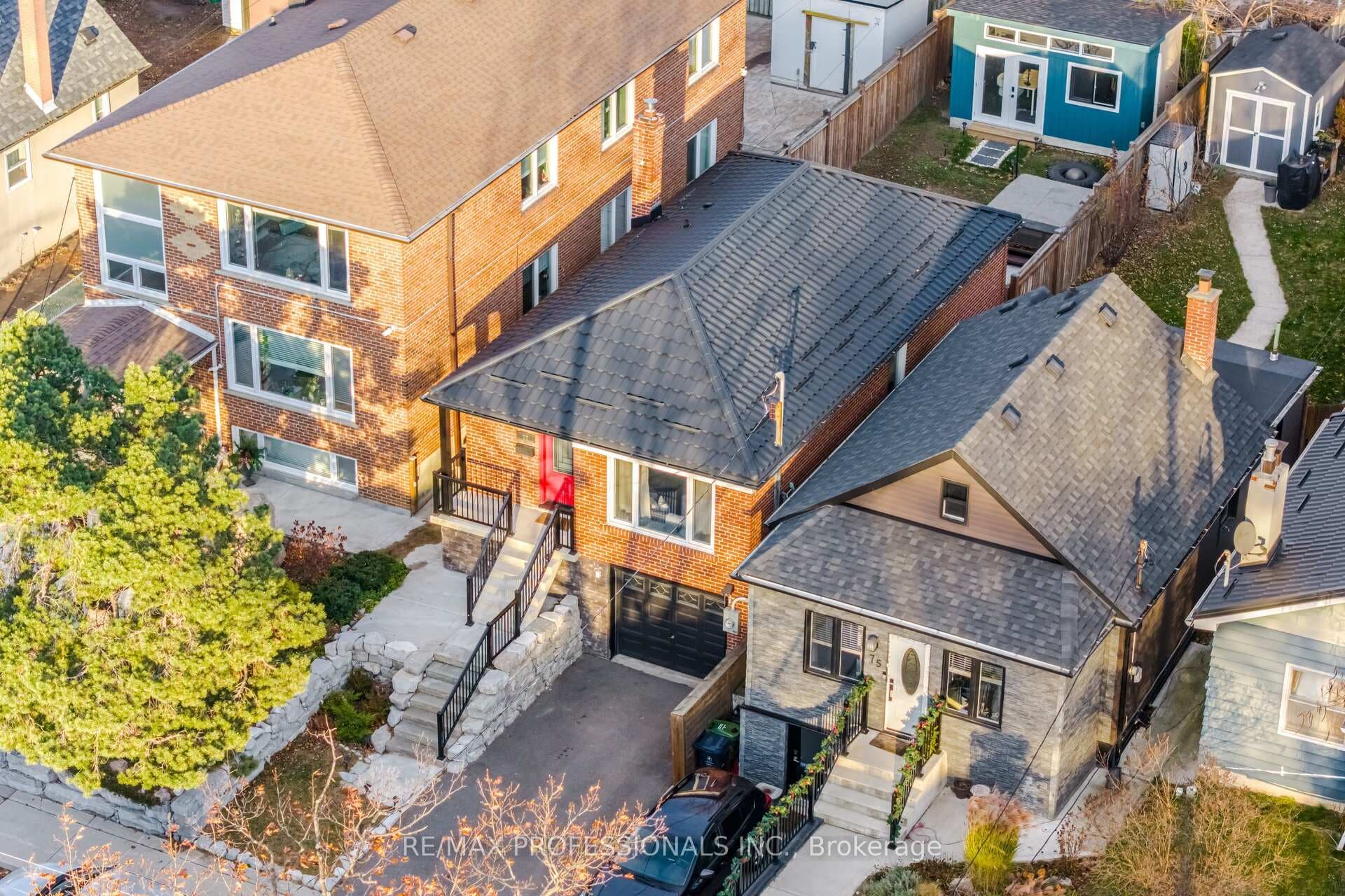 Deck/ Hot Tub/Studio/Gym