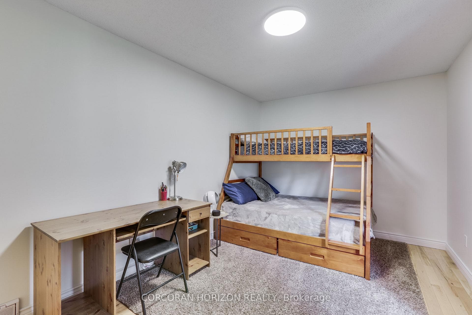 4542 Avenue Road photo 24