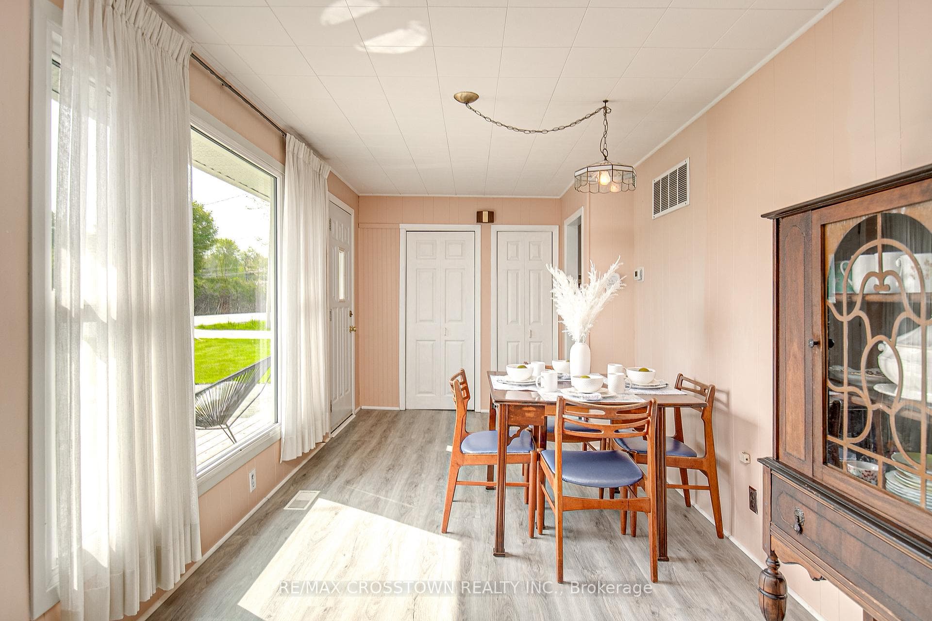 1962 St Johns Road photo 10