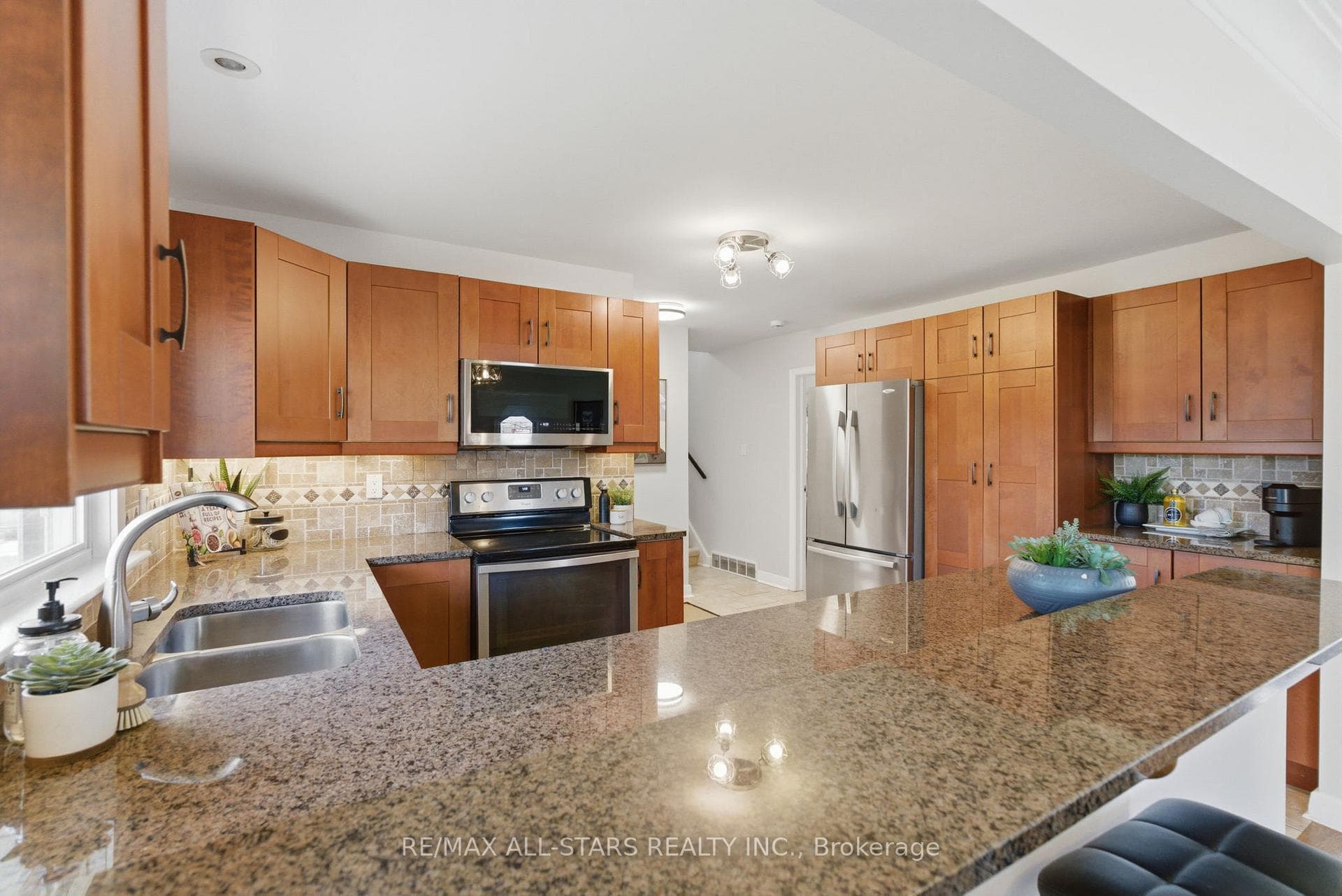 142 Planks Lane photo 11