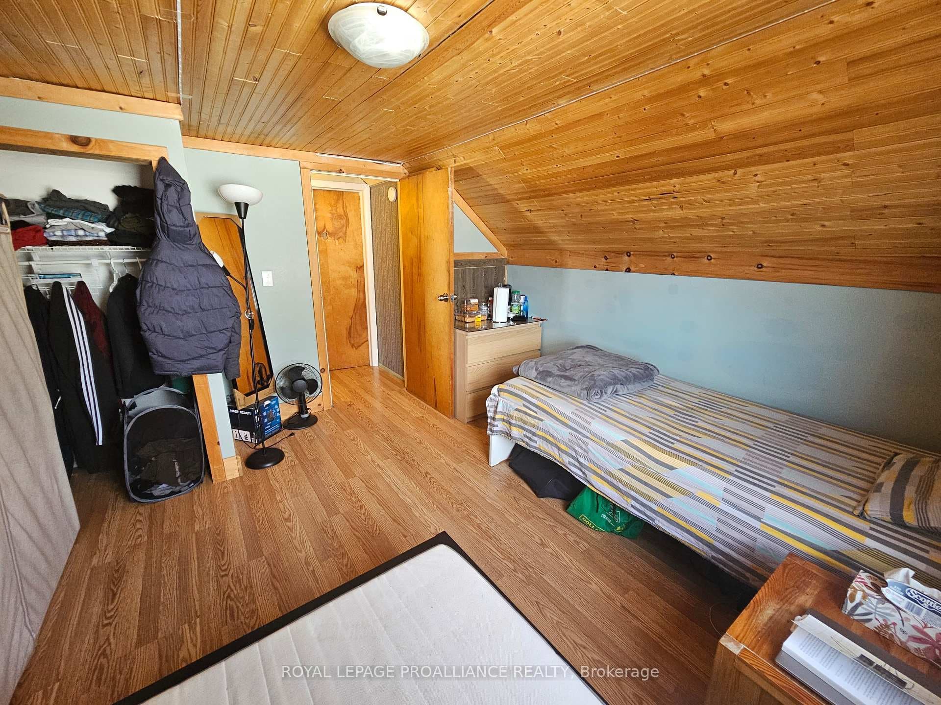 462 Sidney Street photo 8