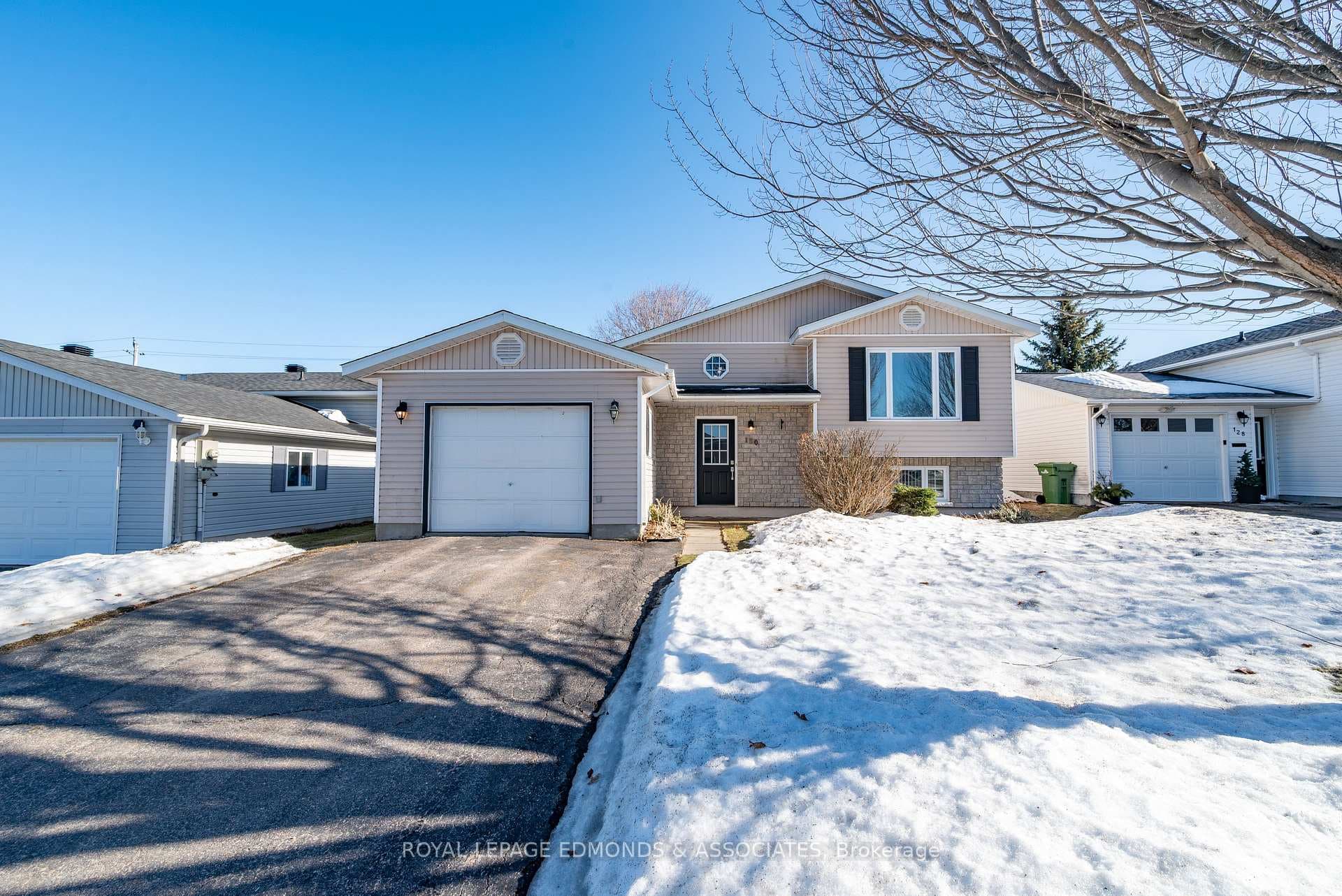 130 Cockburn Crescent photo 1