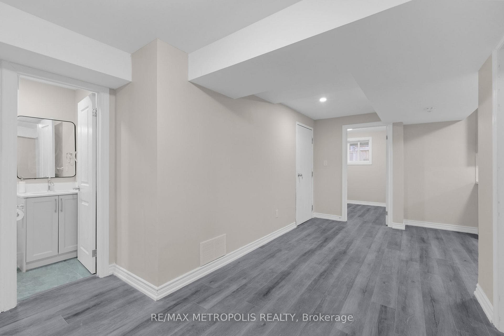 161 Windfields Farm Drive Unit BSMT photo 3