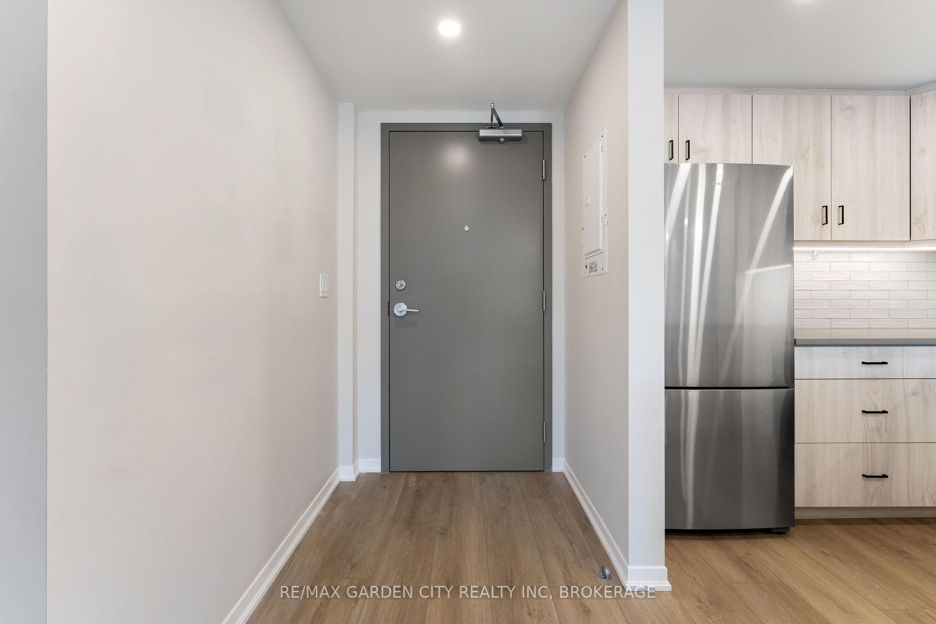 3998 Victoria Avenue Unit 110 photo 5