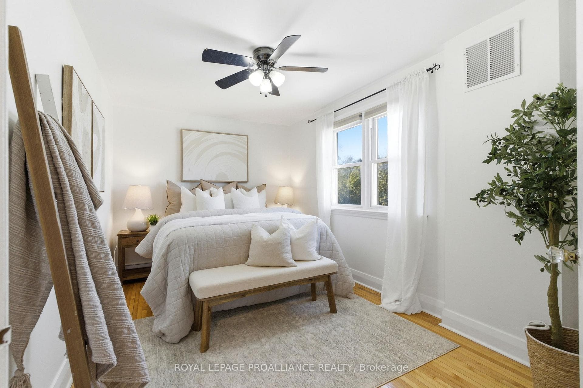 154 Munroe Street photo 27