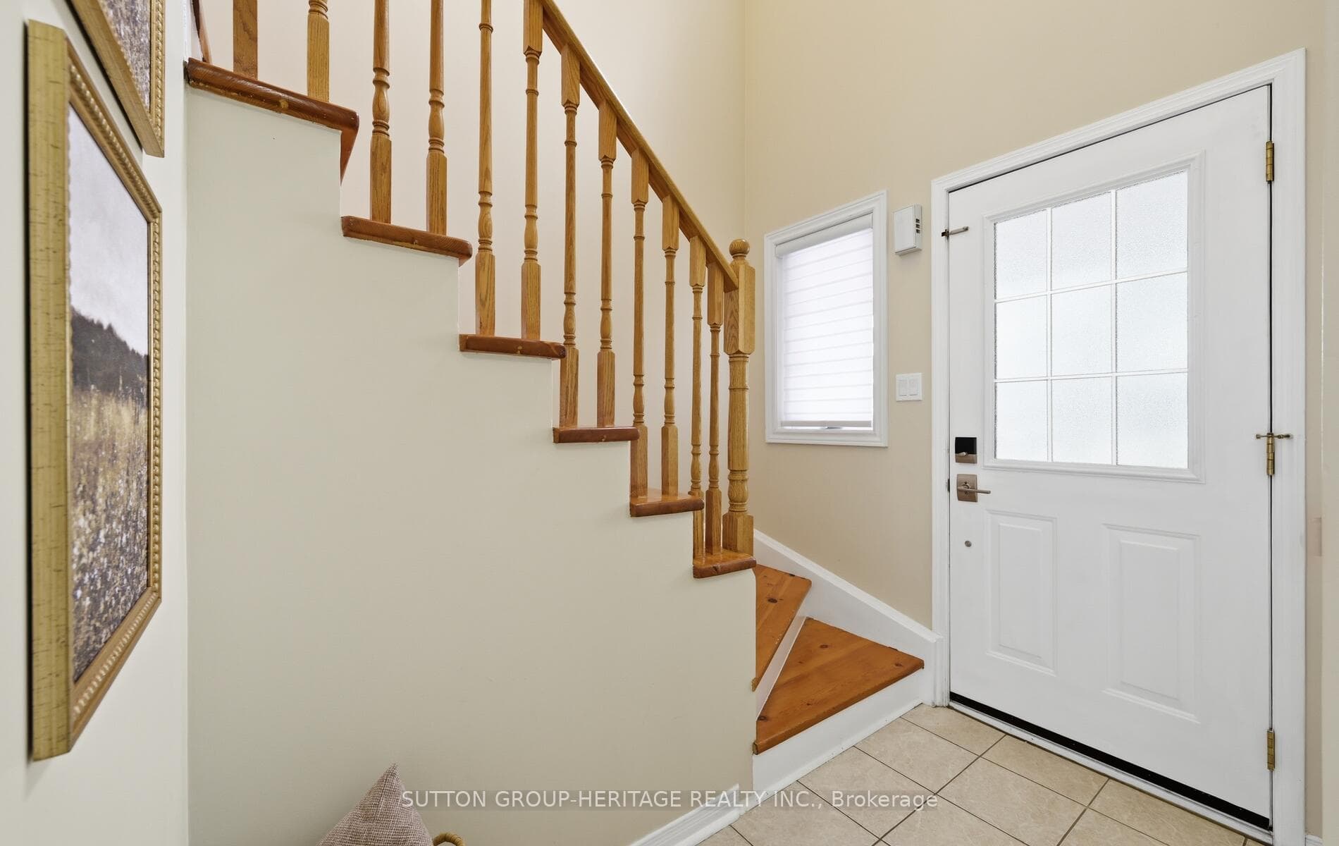 76 Regency Crescent photo 2