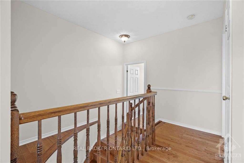 220 WOODPARK Way photo 16