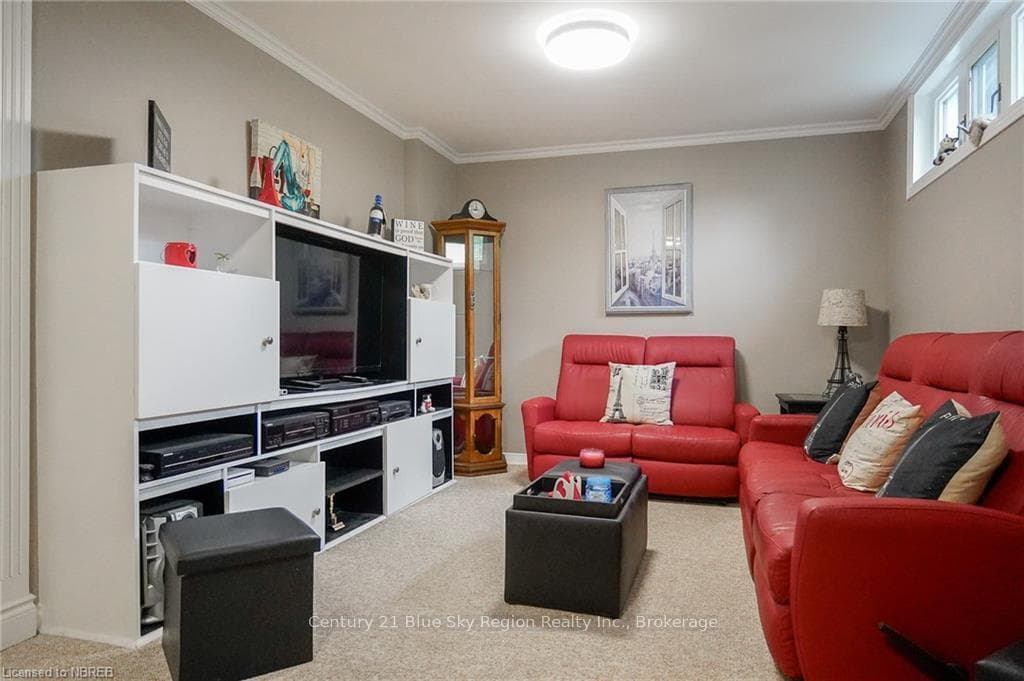 725 KING Street photo 23
