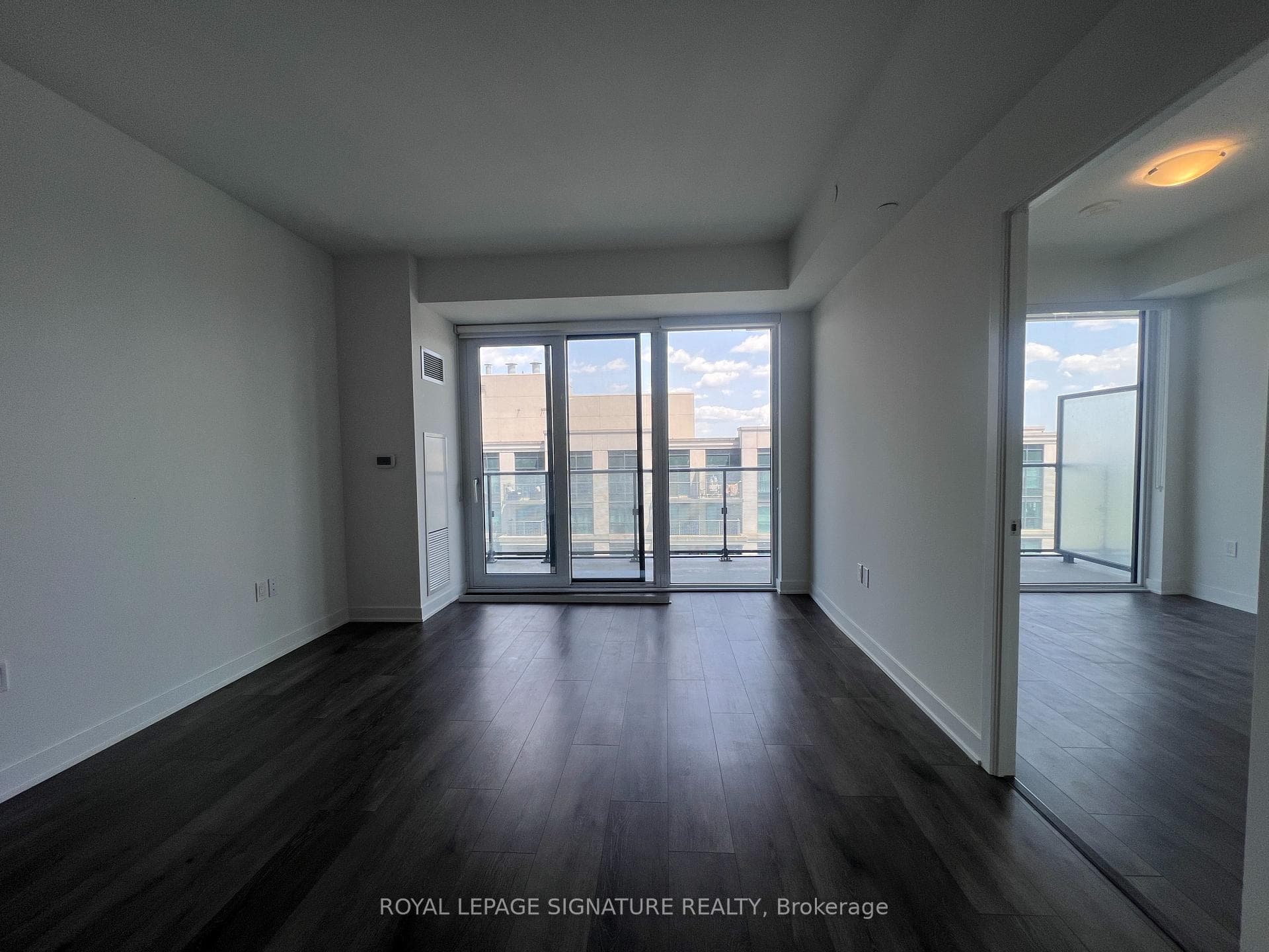 105 Oneida Crescent Unit 1107 photo 4