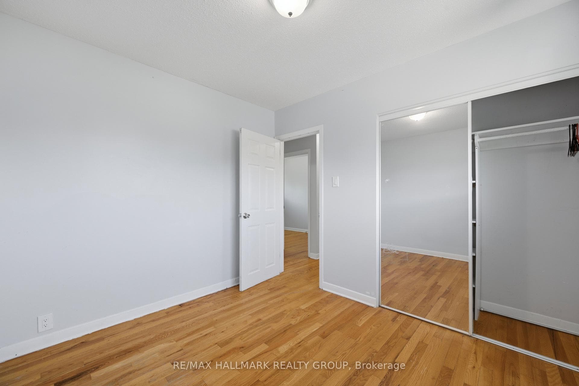 45 Hilliard Avenue photo 22