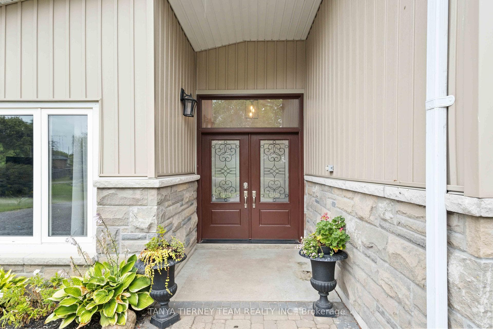6381 Leskard Road photo 6