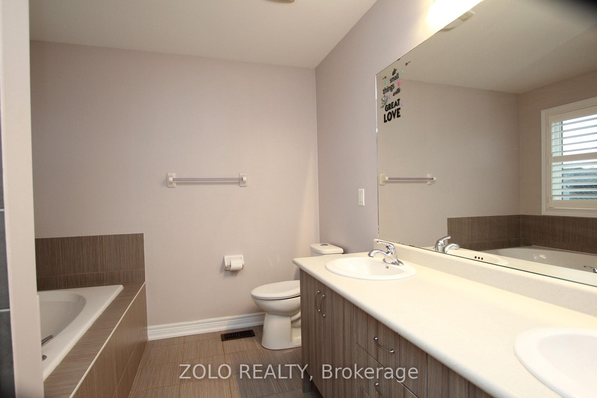 1431 Lormel Gate Avenue Innisfil
