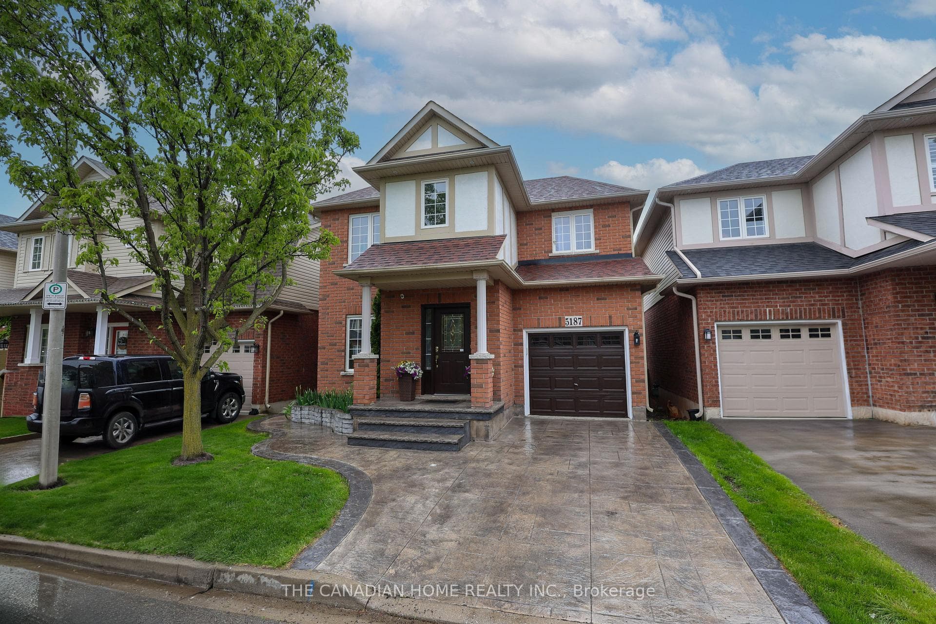 5187 Garland Crescent photo 1