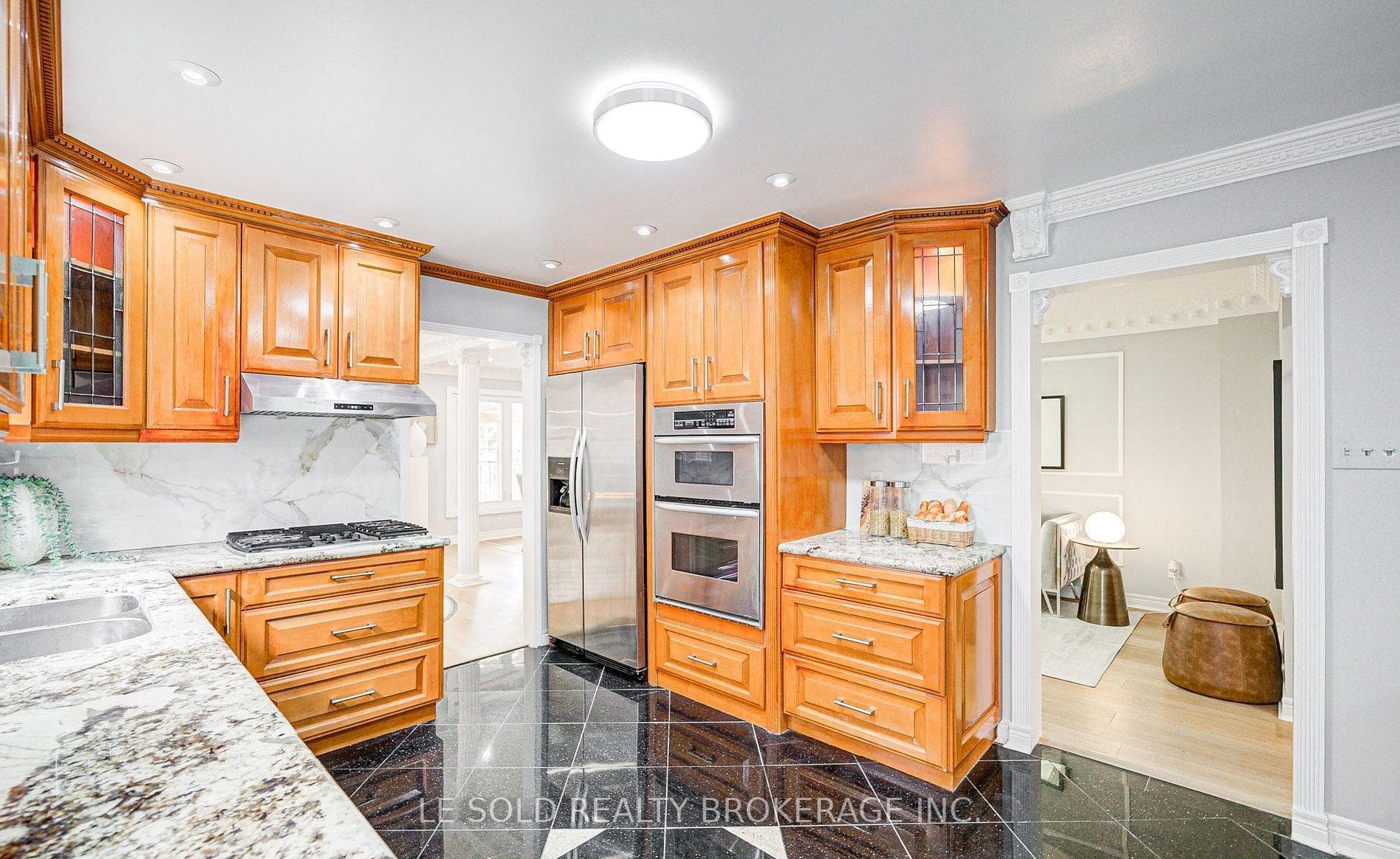 110 Cimmaron Street Unit Upper photo 5