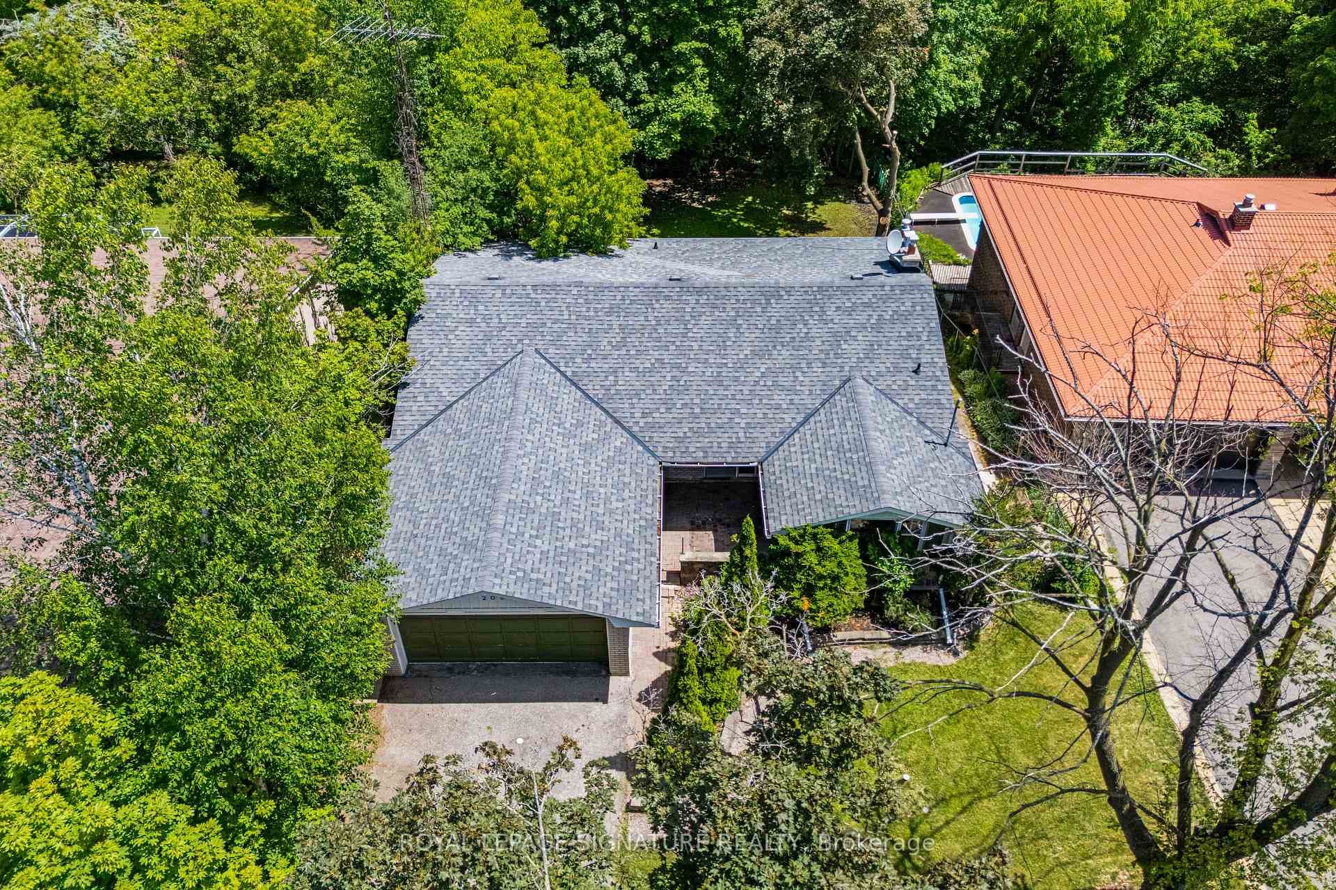 209 Burbank Drive photo 4