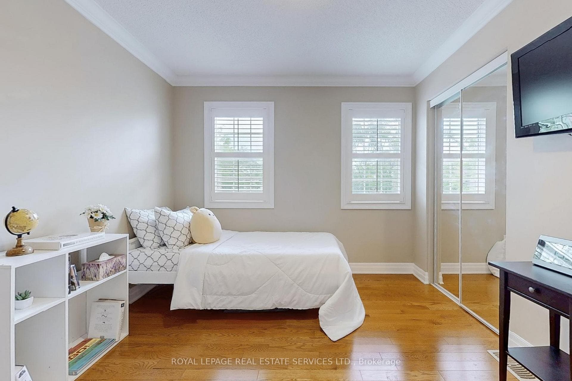 659 Hood Terrace photo 22