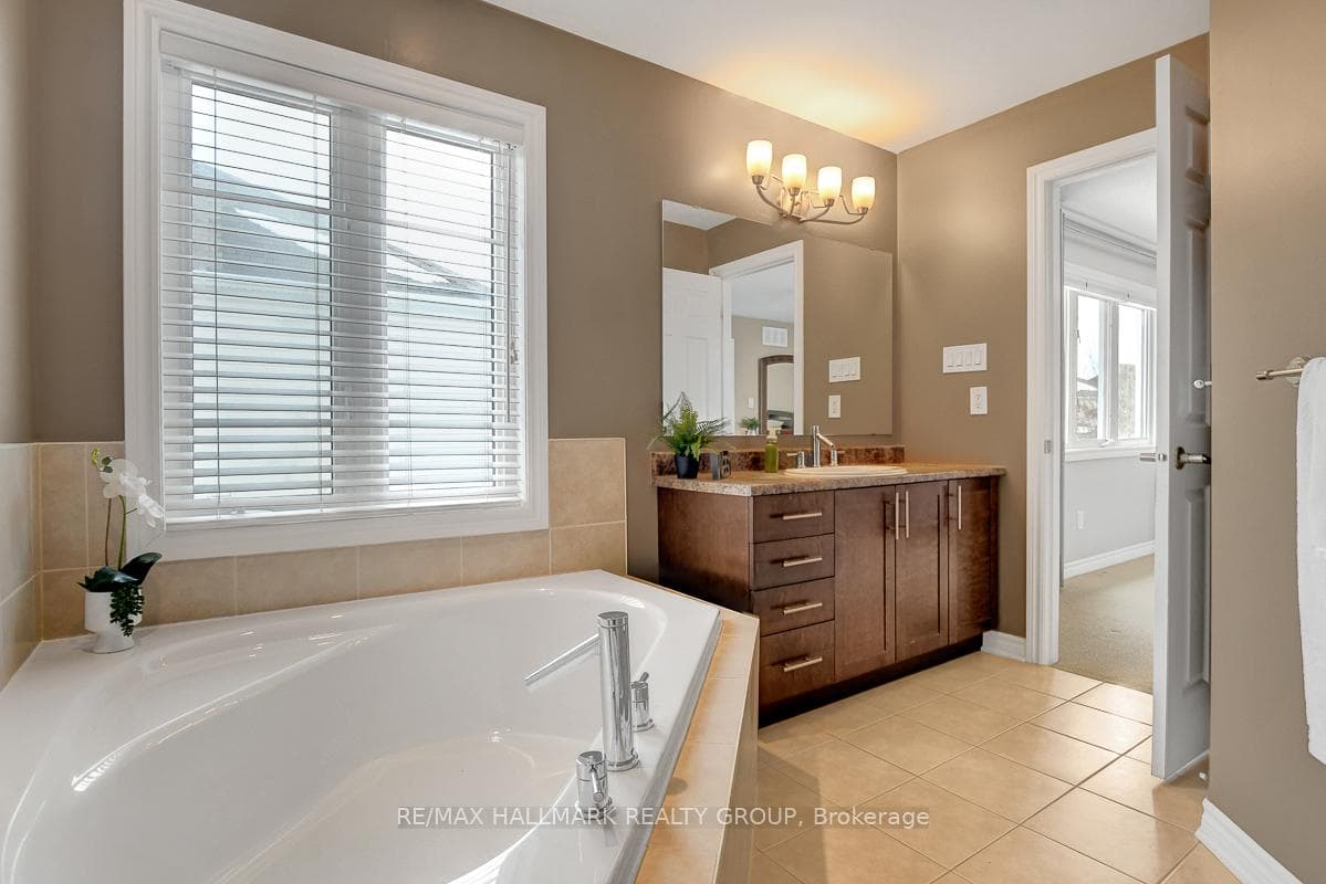 2402 Regatta Avenue photo 24