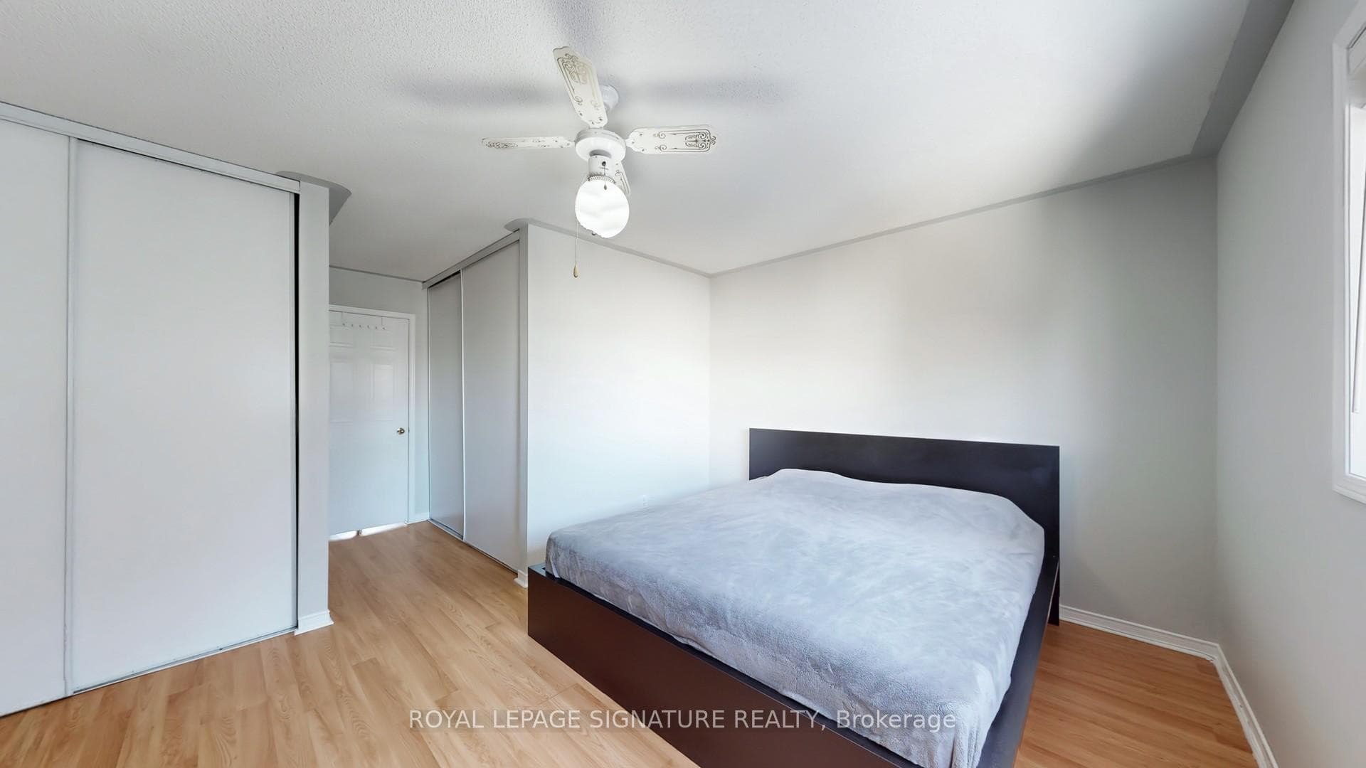 16 Pennefather Lane photo 31