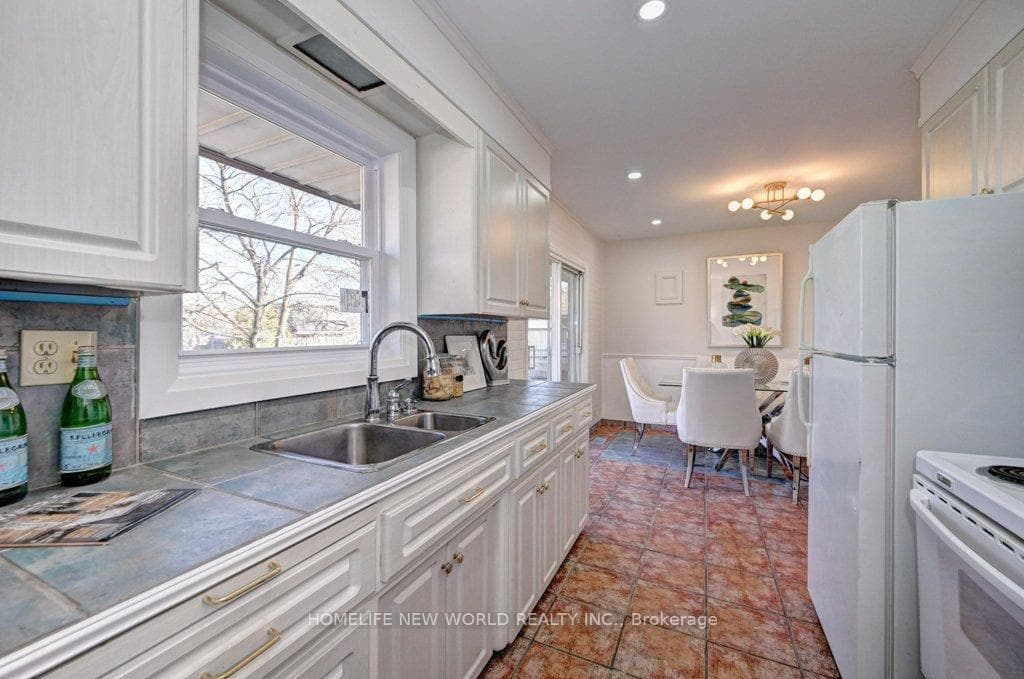 58 Bluevale Street photo 11