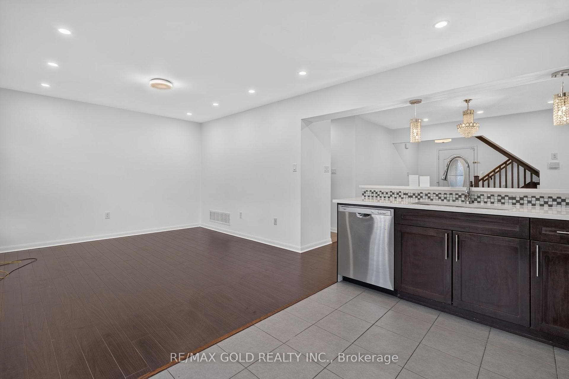 443 Cavanagh Lane photo 21