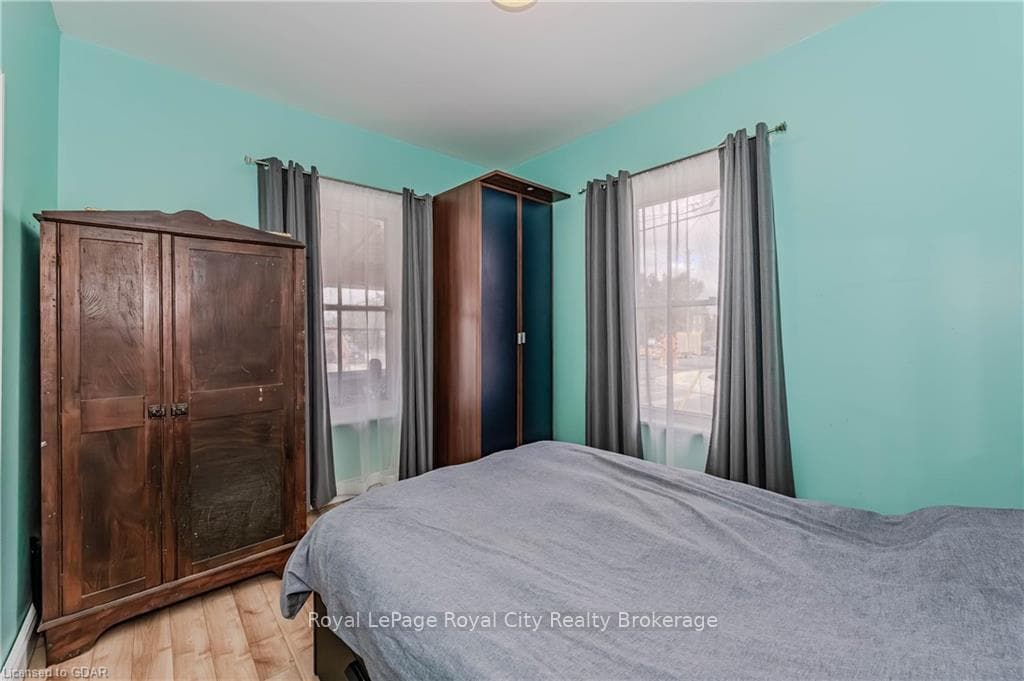 435 YORK Road photo 10