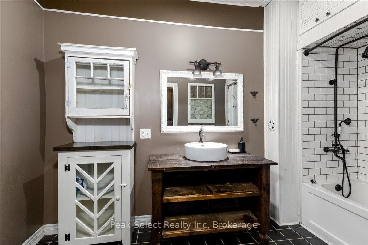 241 KING Street photo 21