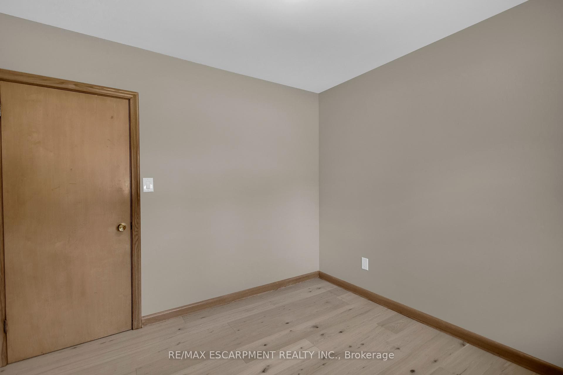 626 Iroquois Avenue photo 15