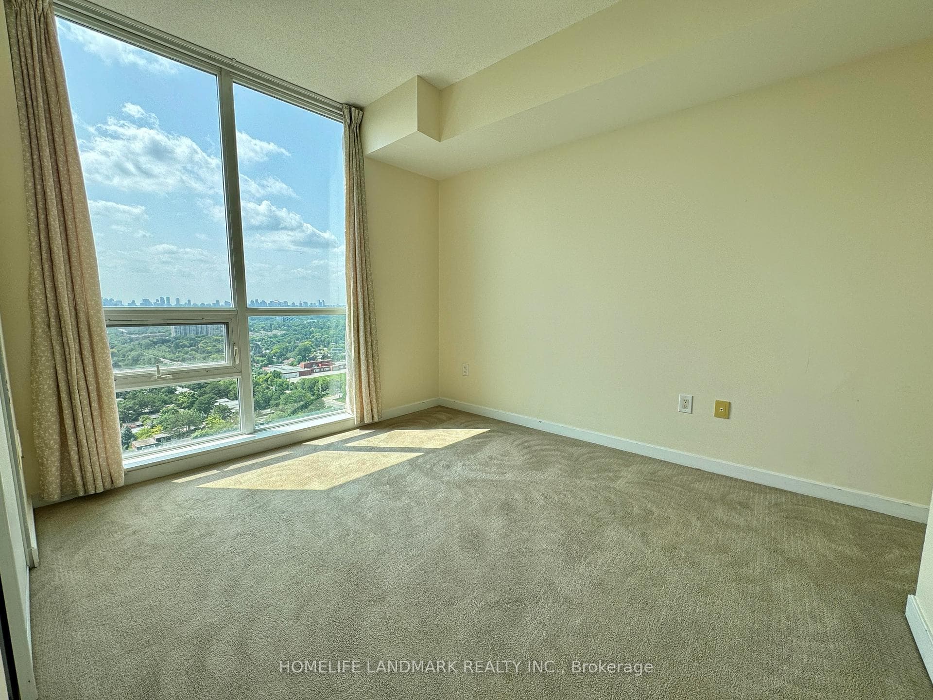 66 Forest Manor Road Unit 1612 photo 12