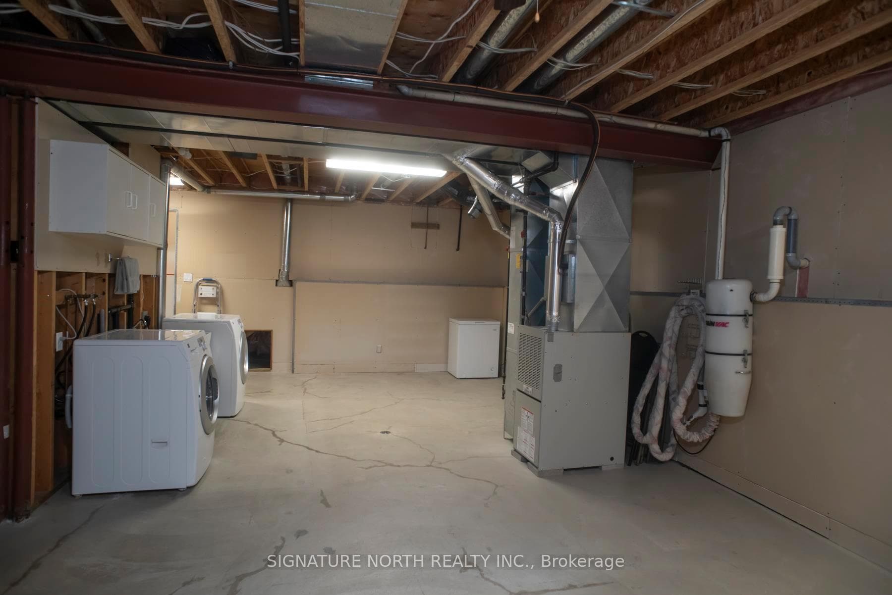 308 Clover Court photo 33