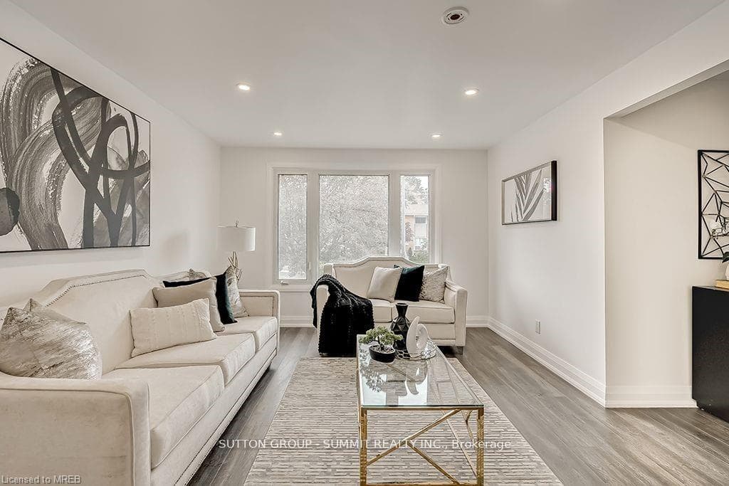 16 Upper Canada Drive Unit Upper photo 15