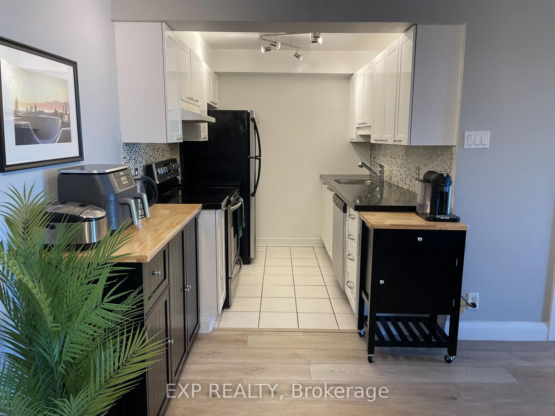 429 Somerset Street Unit 1106 photo 3