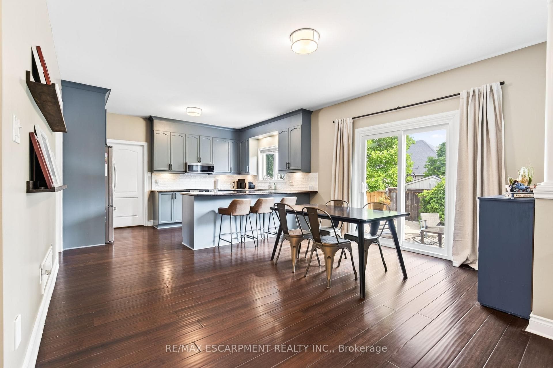 16 Watercliff Place photo 17