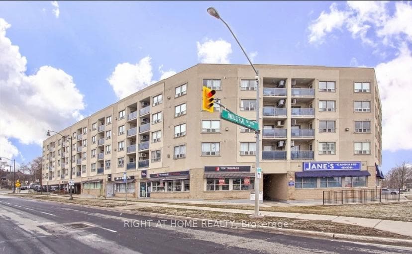 160 Wellington Street Unit 517 photo 1